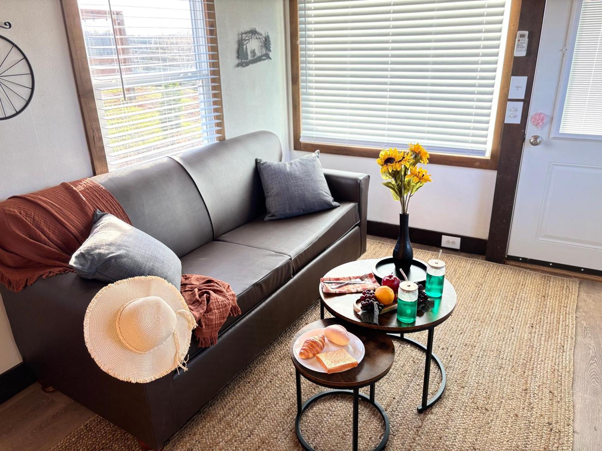 Sojourn Lodging 세비어빌 외부 사진